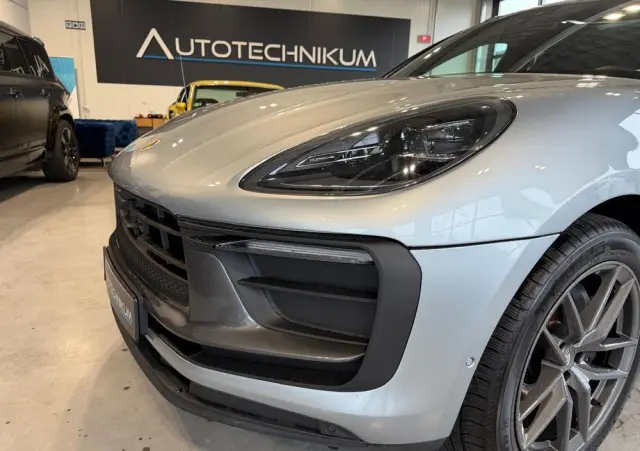 PORSCHE Macan PDK