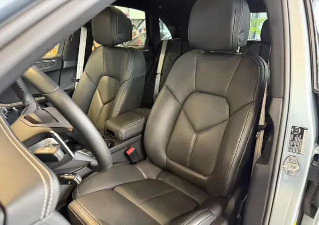 PORSCHE Macan PDK