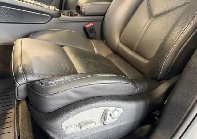 PORSCHE Macan PDK