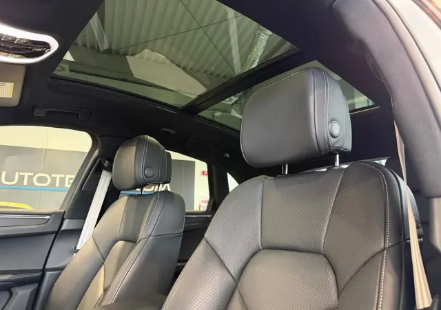 PORSCHE Macan PDK
