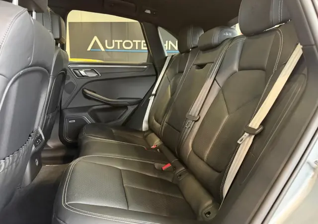 PORSCHE Macan PDK