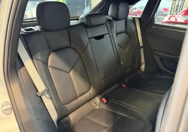 PORSCHE Macan PDK