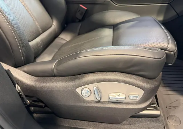 PORSCHE Macan PDK