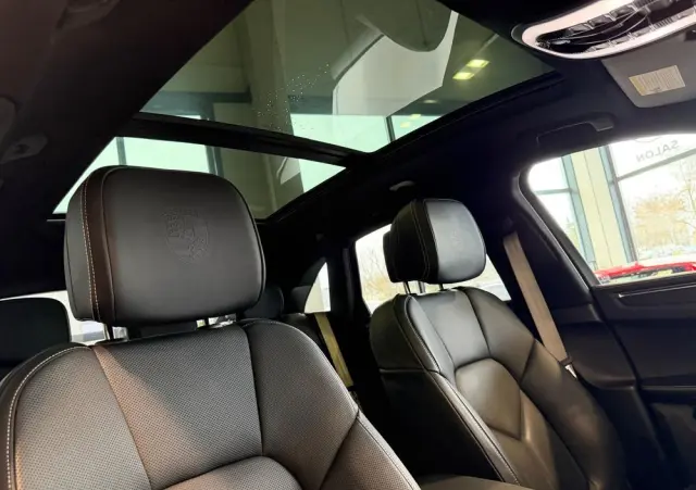PORSCHE Macan PDK
