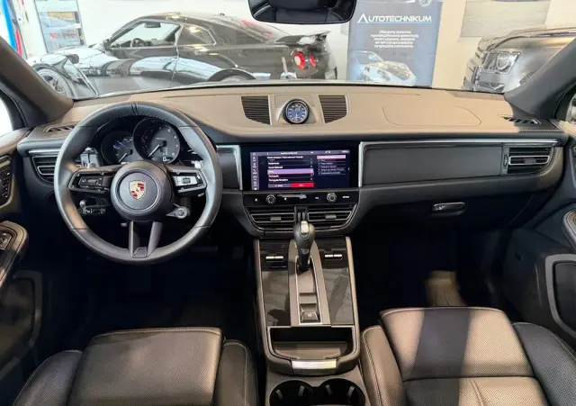 PORSCHE Macan PDK