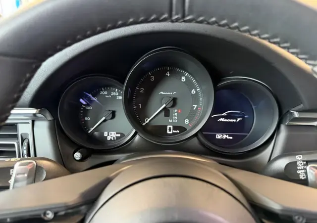 PORSCHE Macan PDK