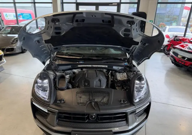 PORSCHE Macan PDK
