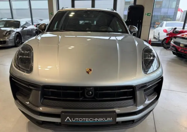 PORSCHE Macan PDK