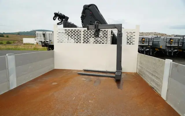 MERCEDES-BENZ ATEGO 1629 / 4x4 / WYWROTKA + HDS HIAB 111 B-3  / PILOT /  ROTATOR / WIDŁY DO PALET / MANUAL 