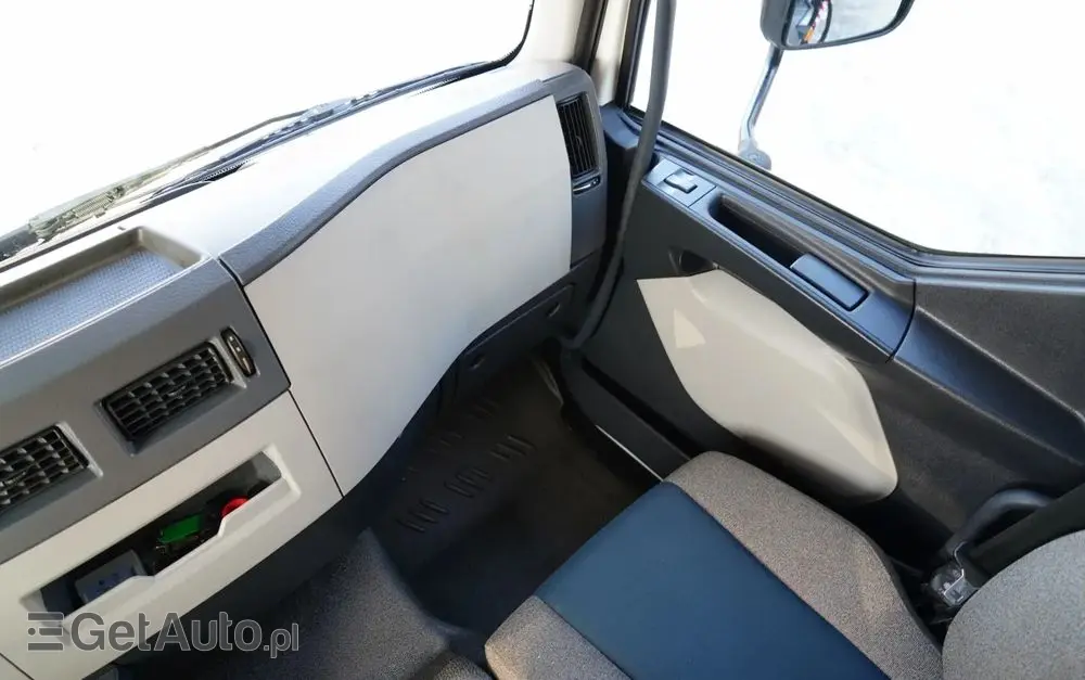 VOLVO FL 280 / 4X2 / SKRZYNIOWY 7,3 M / HDS  HYVA / PILOT / WIDŁY DO PALET  / ROTATOR / EURO 6 