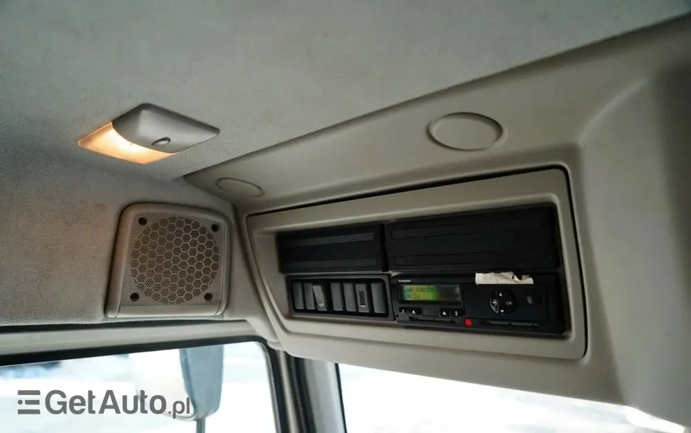 VOLVO FL 280 / 4X2 / SKRZYNIOWY 7,3 M / HDS  HYVA / PILOT / WIDŁY DO PALET  / ROTATOR / EURO 6 
