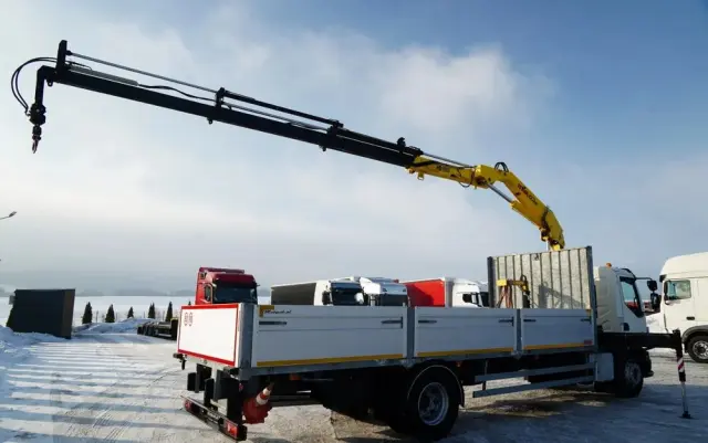 VOLVO FL 280 / 4X2 / SKRZYNIOWY 7,3 M / HDS  HYVA / PILOT / WIDŁY DO PALET  / ROTATOR / EURO 6 