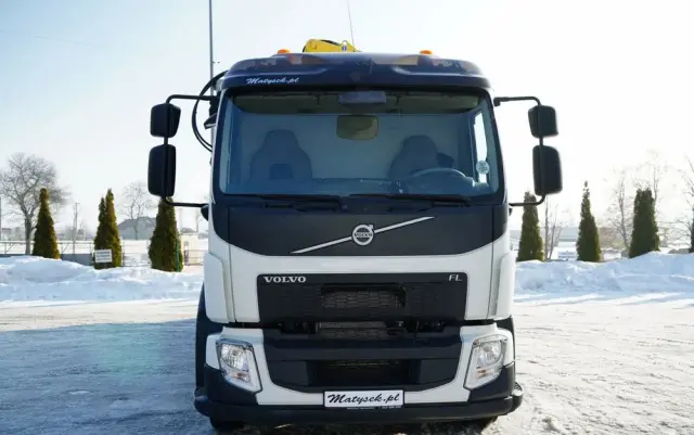 VOLVO FL 280 / 4X2 / SKRZYNIOWY 7,3 M / HDS  HYVA / PILOT / WIDŁY DO PALET  / ROTATOR / EURO 6 