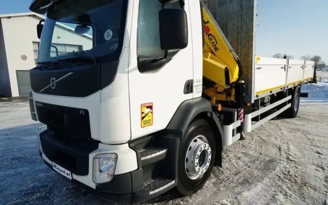 VOLVO FL 280 / 4X2 / SKRZYNIOWY 7,3 M / HDS  HYVA / PILOT / WIDŁY DO PALET  / ROTATOR / EURO 6 