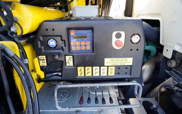 VOLVO FL 280 / 4X2 / SKRZYNIOWY 7,3 M / HDS  HYVA / PILOT / WIDŁY DO PALET  / ROTATOR / EURO 6 