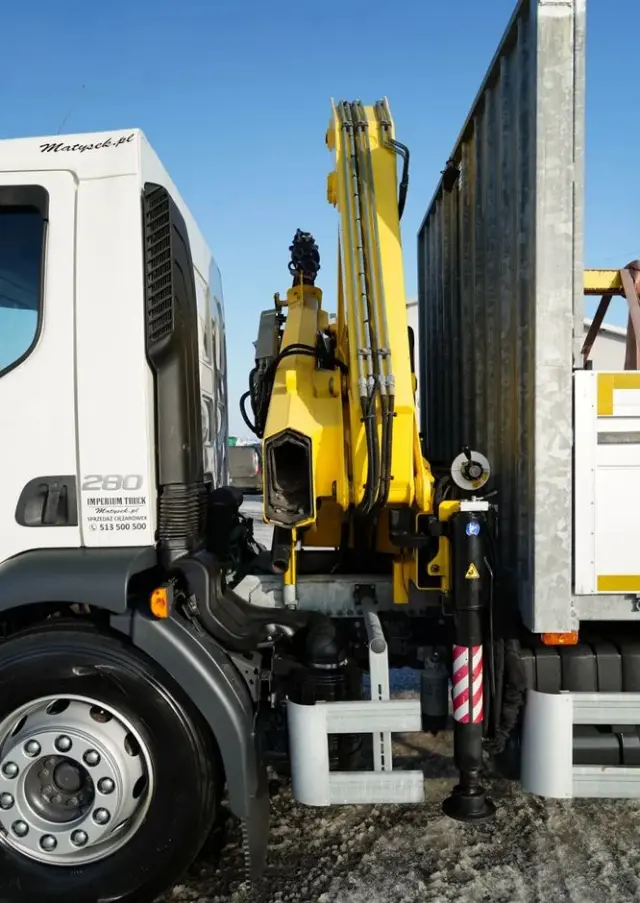 VOLVO FL 280 / 4X2 / SKRZYNIOWY 7,3 M / HDS  HYVA / PILOT / WIDŁY DO PALET  / ROTATOR / EURO 6 