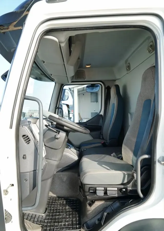 VOLVO FL 280 / 4X2 / SKRZYNIOWY 7,3 M / HDS  HYVA / PILOT / WIDŁY DO PALET  / ROTATOR / EURO 6 