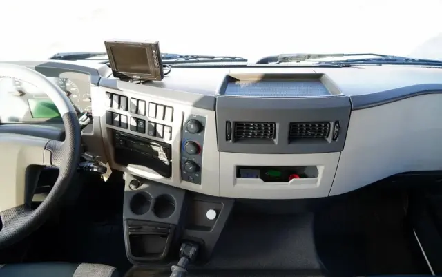 VOLVO FL 280 / 4X2 / SKRZYNIOWY 7,3 M / HDS  HYVA / PILOT / WIDŁY DO PALET  / ROTATOR / EURO 6 