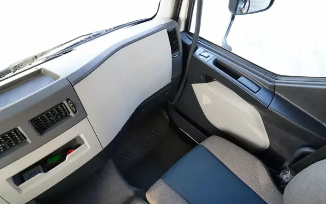 VOLVO FL 280 / 4X2 / SKRZYNIOWY 7,3 M / HDS  HYVA / PILOT / WIDŁY DO PALET  / ROTATOR / EURO 6 