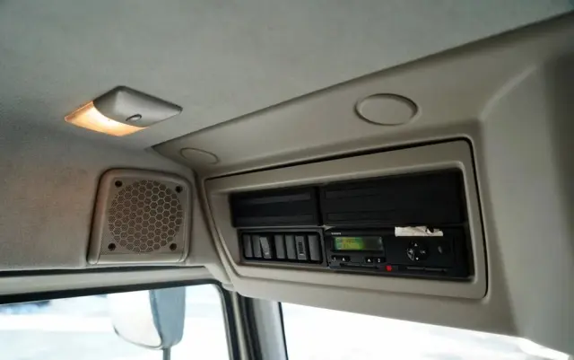 VOLVO FL 280 / 4X2 / SKRZYNIOWY 7,3 M / HDS  HYVA / PILOT / WIDŁY DO PALET  / ROTATOR / EURO 6 