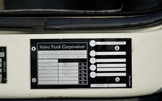 VOLVO FL 280 / 4X2 / SKRZYNIOWY 7,3 M / HDS  HYVA / PILOT / WIDŁY DO PALET  / ROTATOR / EURO 6 