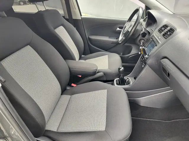 VOLKSWAGEN Polo Comfortline