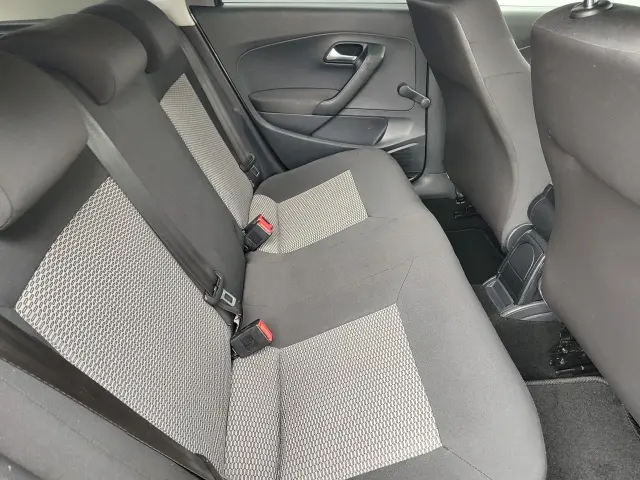 VOLKSWAGEN Polo Comfortline
