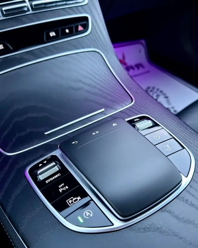 MERCEDES-BENZ Klasa E 200 AMG