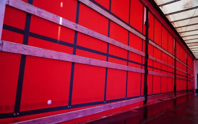 WIELTON FIRANKA STANDARD / MULDA DO STALI - 9 M / OŚ PODNOSZONA / SAF / 