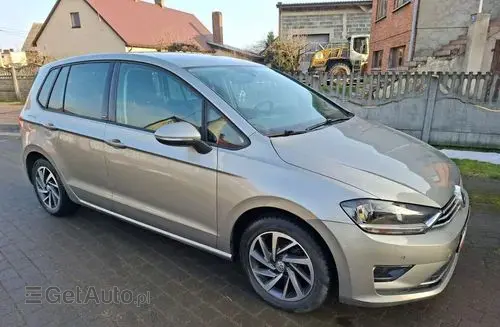 VOLKSWAGEN Golf Sportsvan 