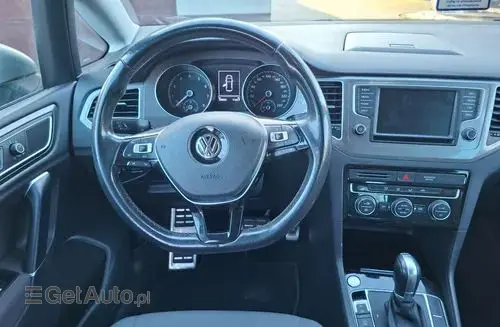 VOLKSWAGEN Golf Sportsvan 