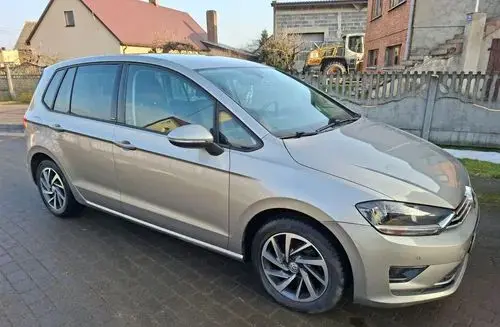 VOLKSWAGEN Golf Sportsvan 