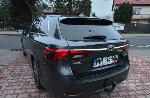 TOYOTA Avensis 