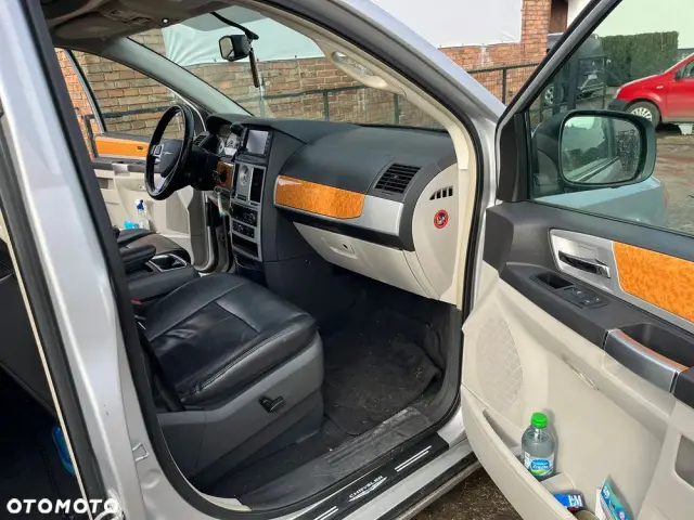 CHRYSLER Grand Voyager 2.8 CRD Automatik Limited