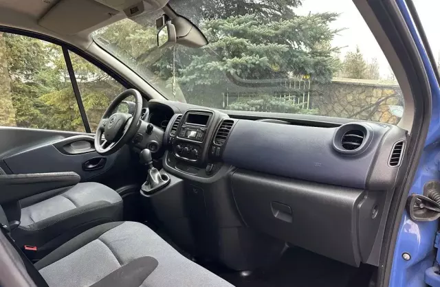 OPEL Vivaro 