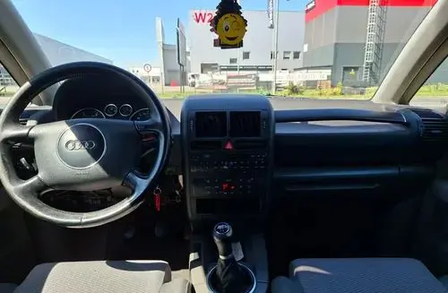 AUDI A2 