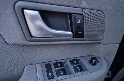 AUDI A2 