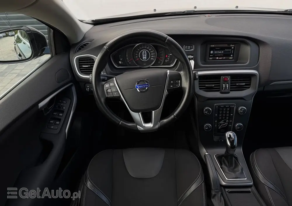 VOLVO V40 T4 Powershift R Design