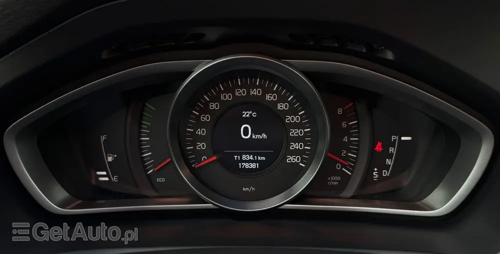 VOLVO V40 T4 Powershift R Design