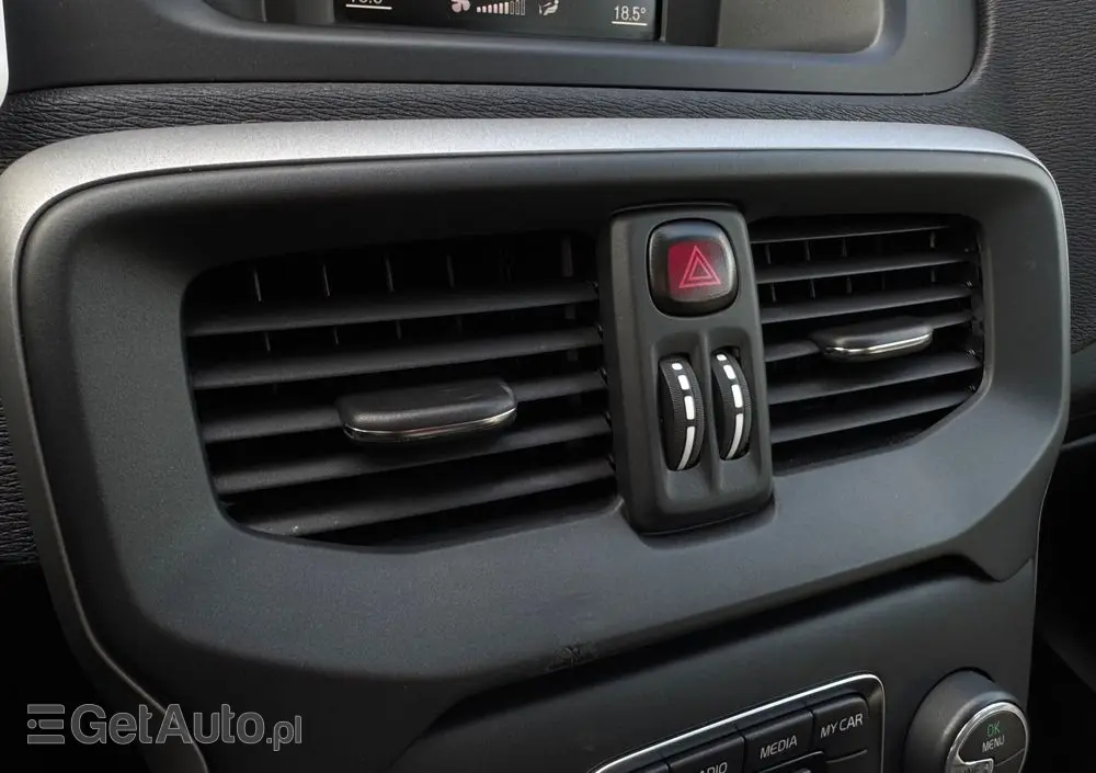 VOLVO V40 T4 Powershift R Design