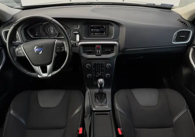 VOLVO V40 T4 Powershift R Design