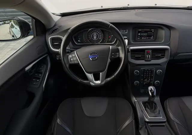 VOLVO V40 T4 Powershift R Design