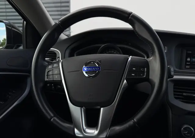 VOLVO V40 T4 Powershift R Design