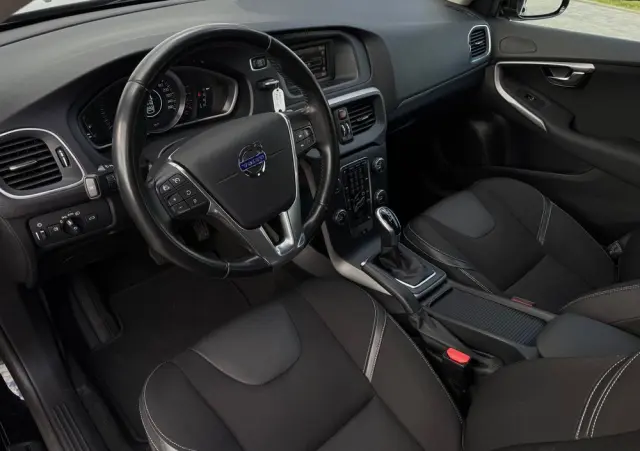 VOLVO V40 T4 Powershift R Design