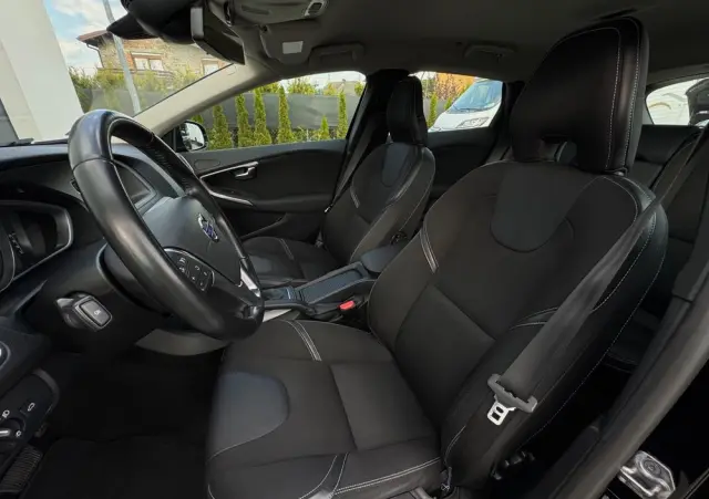 VOLVO V40 T4 Powershift R Design