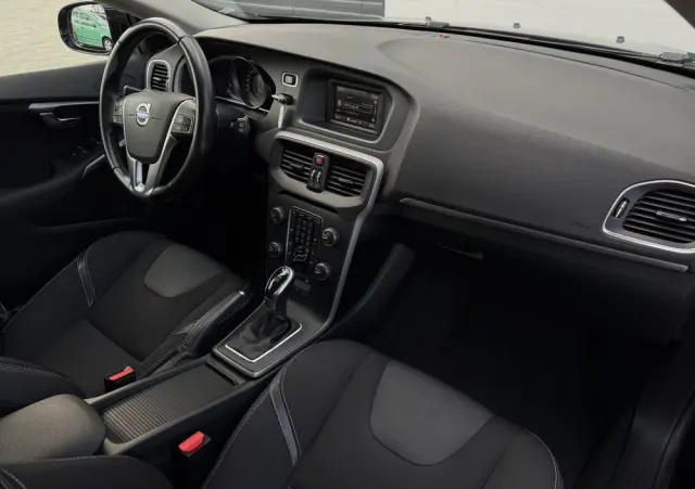 VOLVO V40 T4 Powershift R Design
