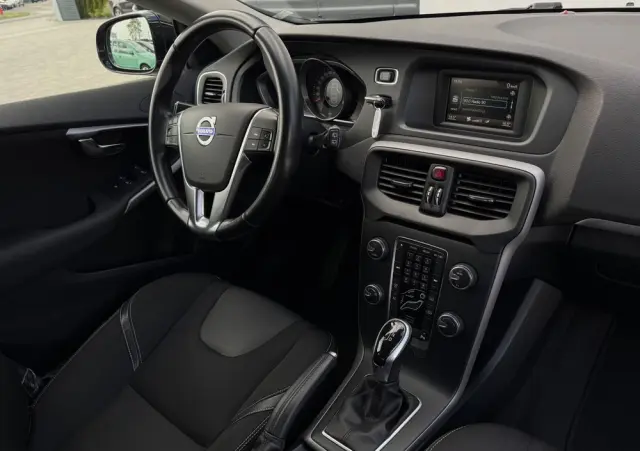 VOLVO V40 T4 Powershift R Design