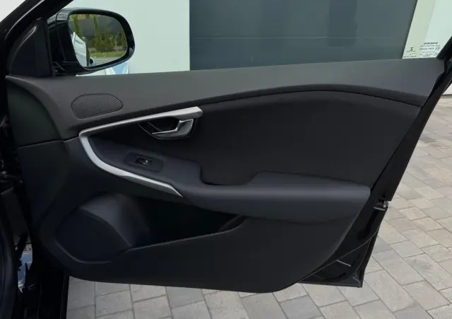 VOLVO V40 T4 Powershift R Design