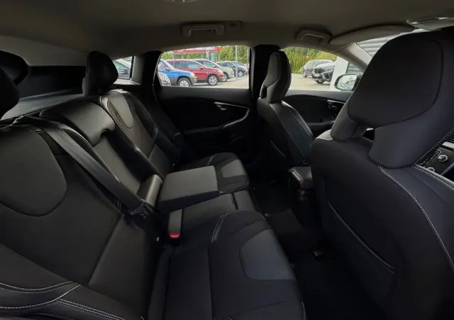 VOLVO V40 T4 Powershift R Design