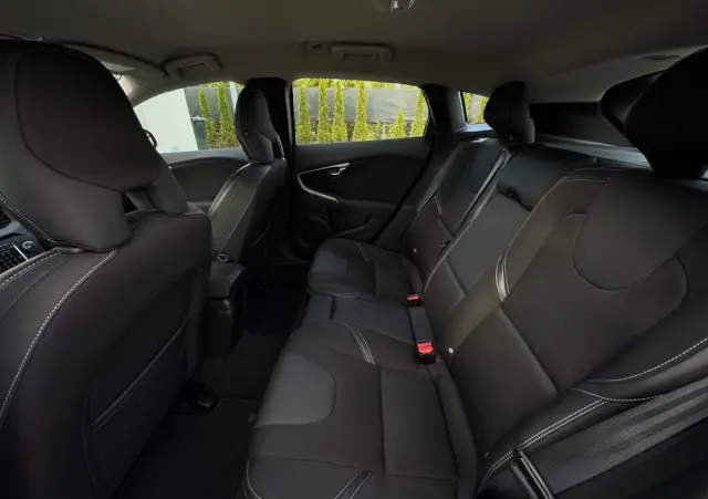 VOLVO V40 T4 Powershift R Design